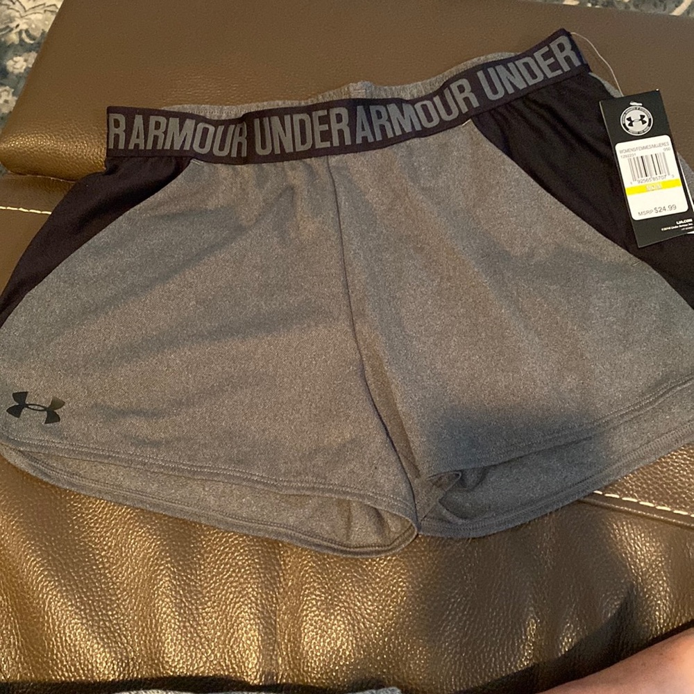 NWT Under Armour Sz M shorts